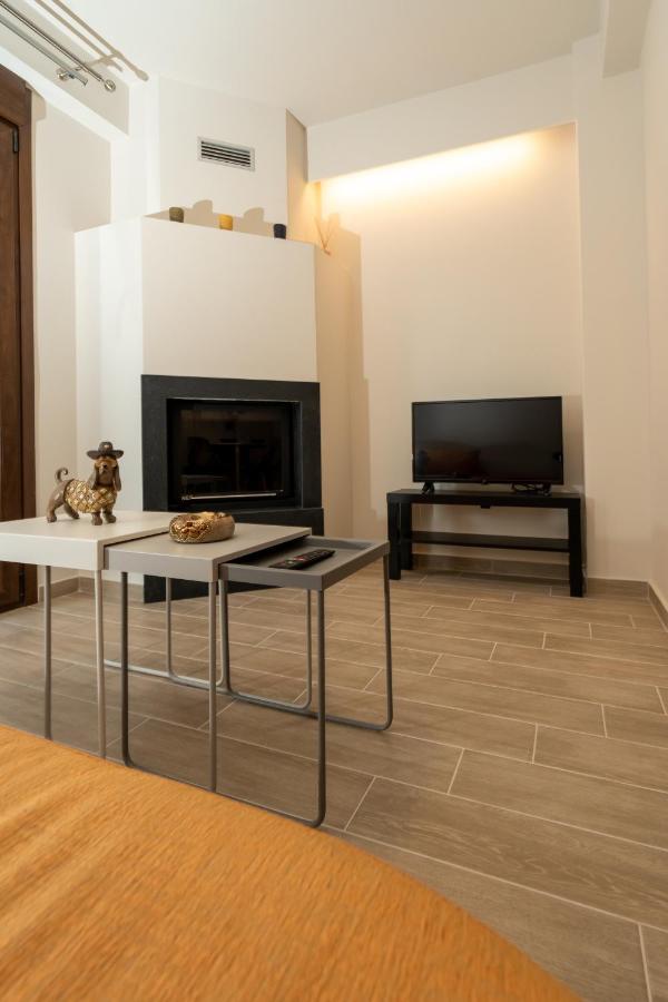 Ferienwohnung Comfy & Stylish Apt In Ioannina Exterior foto